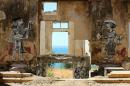 Diego Suarez, an der Nordostkueste Madagaskars: In der Ruine des einstigen Grand Hotels.