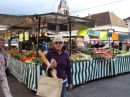 Market buying - Pont sur Yonne
