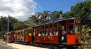Het toeristische trammetje dat tussen Porto de Soller en Soller rijdt.