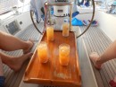 Der uebliche SunDowner an Bord: Ein Rum Punch