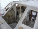 Good view of the forward "workpit". All sail handling is done from here.