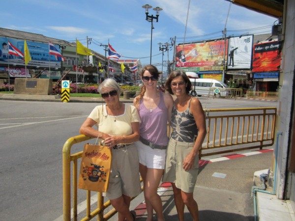 While Gordon and I were dealing with Thai officialdom and chasing down parts around town the girls had a "ladies day out" downtown. It was the most peacefull day of the entire trip.