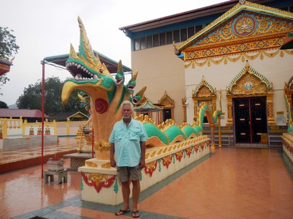 Buddist Temple - dragon & Tom