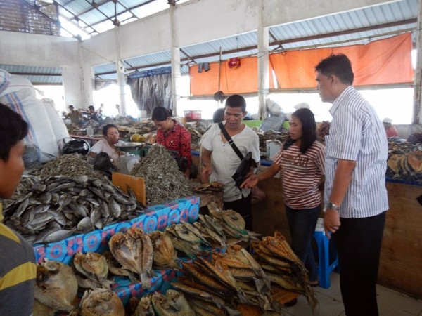 The market - what do they do with all these dried fish?
