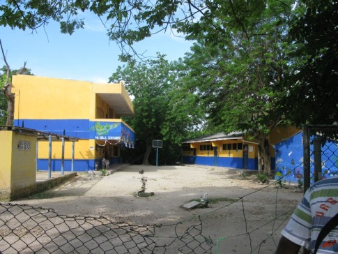 School for 350 kids and 12 teachers on Isla Grande, Rosarios