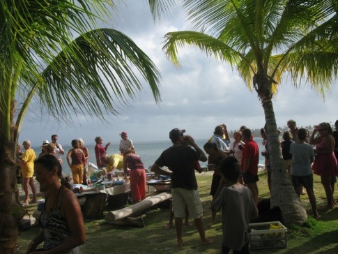 Fun Christmas Day celebration in Holandes Cays with about 40 other boats