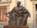 Bronze sculpture in Duomo piazza that so captivated Virginia that she let Dennis slip away from her and they got separated. 