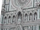 The Basilica di Santa Maria del Fiore: Closeup of the statuary.
