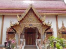 Wat Chiang Man: Even side entrances have dragon railings.