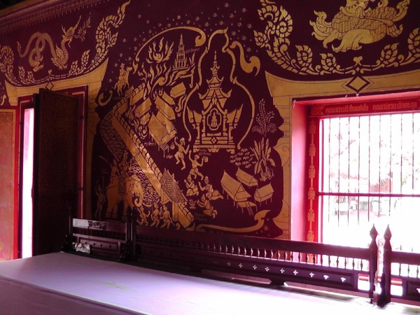 Wat Chiang Man: Gilded wall fresco.
