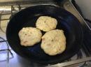 VEGGIE FRITTERS: Cooking.