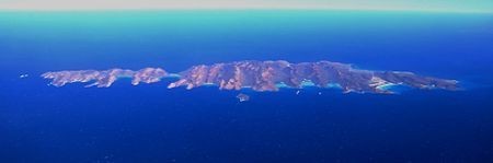 Isla Partida on the left is actually north... and Isla Ispiritu Santo on the right (south).