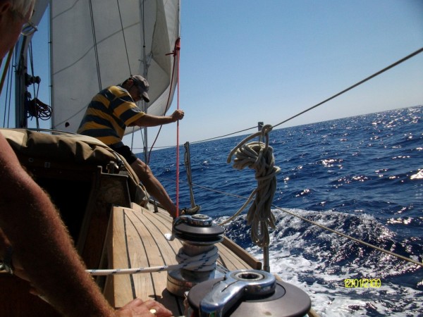 Under way to Sicily in perfect sailing conditions.
