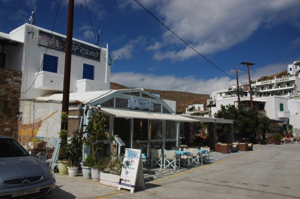 Taverna in Loutra.