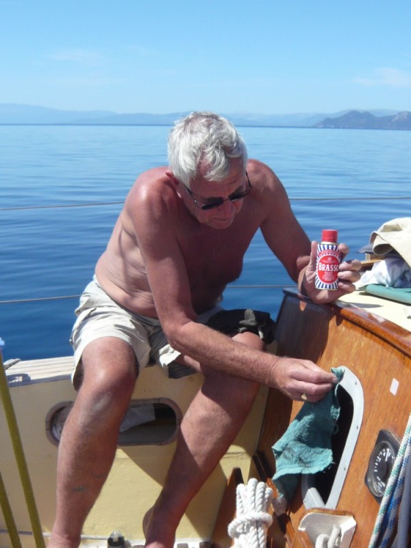 Chris working hard to be invited back on Tobin Bronze. All prospective crew members please note!