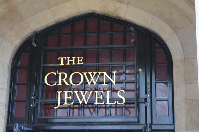 Entrance to the Crown Jewels: They were extraordinary.  I think their value could feed the whole world!!!  We were not allowed to take any pictures...alas you will have to use your imagination.  The gold was so bright you could have worn sunglasses..