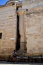 The Roman column: They built a christian church around the old Roman temple