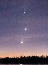 The moon, Venus and Jupiter in line.