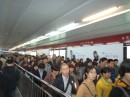 Alltag in der U-Bahn von Peking
