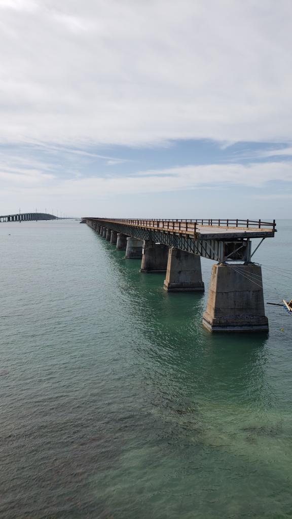 Overseas: The seven mile bridge (overseas highway on left and Flagler railroad on right)