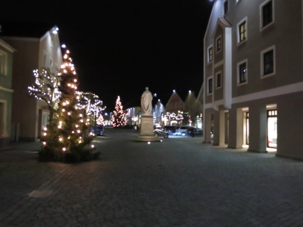Riverside city, Kelheim,  decorated for Christmas