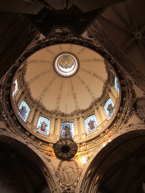 Above the nave of the cathedral are the discipless