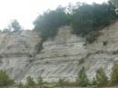 The cliffs along the Ten-Tom