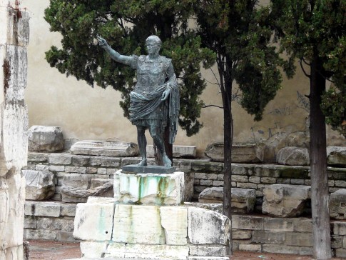 Statue in Nimes