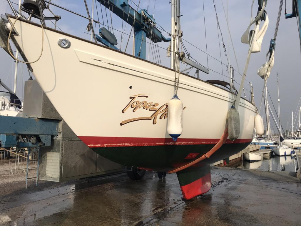 Survey lift out: The lift out shows the classic shape. Topaz is the scheel keel version with a draught of 1.5m 