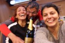Champagne to celebrate our reunion! Kavusmamizin serefine sampanya!