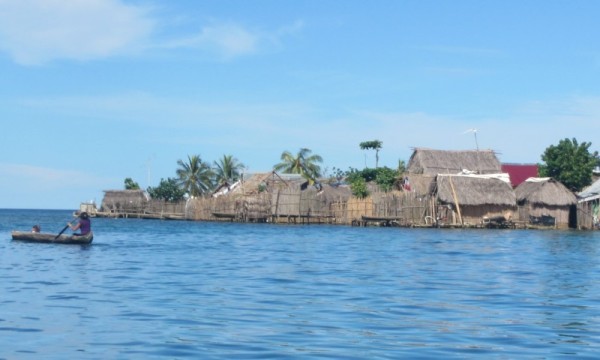 View of Carti Sugdup and the crowded huts.