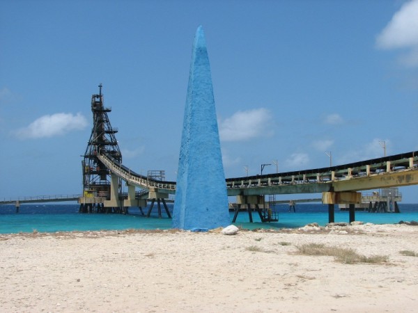 Blue obelisk and the conveyor belt used to load ships today.