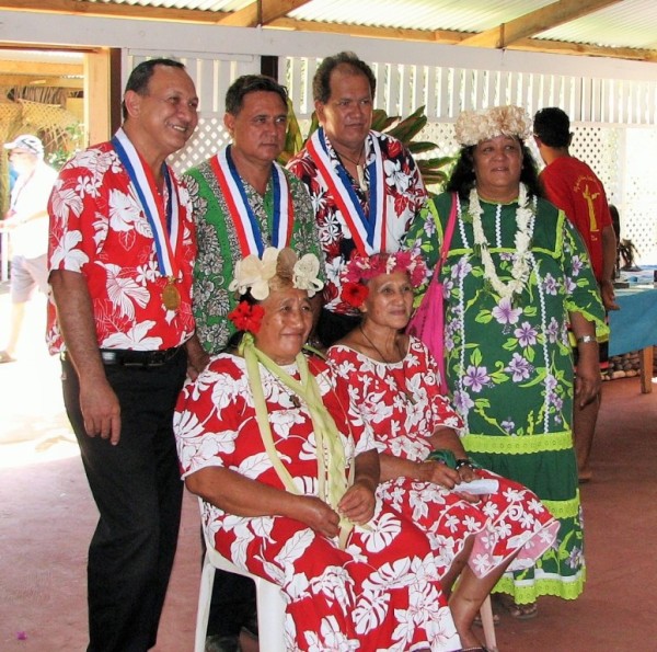 Officials of the festival and artisan contest.