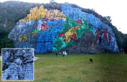 This multi-colored spectacular Mural de la Prehistorica, stretches for 40 yards across a limestone outcropping at the foot of the Magote Pita. What was most interesting to us about this larger-than-life painted mural were the 1”-wide painted gray stripes, evenly spaced across all the colors. It seems hard enough to paint this behemoth mural, let alone painting even strips across the whole thing. (See inset) Note dog, and people on horseback for scale.