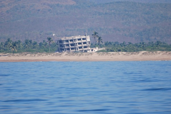 deserted hotel that seemed to be falling towards to sea in Chamela