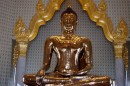 Wat Traimit. The Buddah sculpture is 3m tall, 5.5 tonne solid gold  -  Bangkok  -  Thailand  -  30.03.2013