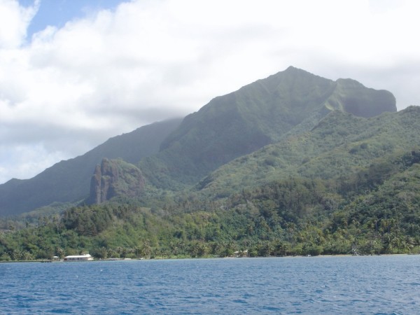 Raiatea has lots of mountains.