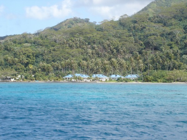One of the "resorts" along the shoreline.