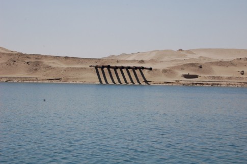 Not canons, but pipes involved in the dredging process of the suez canal
