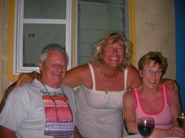 NZ couple Ron and Val have been visiting Nananu-i-Ra for 30 years. We helped celebrate Val