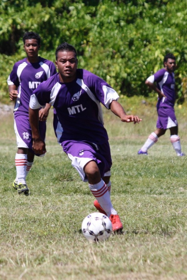 Nui Atoll in purple jerseys