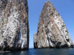 The crack in the rock where we snorkelled through: We had two snorkels through the rock. Alas we didn