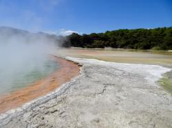 Champagne Pool: The largest hot spring in New Zealand with a surface temperature of 74ºc.
The carbon dioxide bubbles cause the champagne like effect in the water.