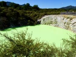 Green crater: This water is extremely acidic and smelly!