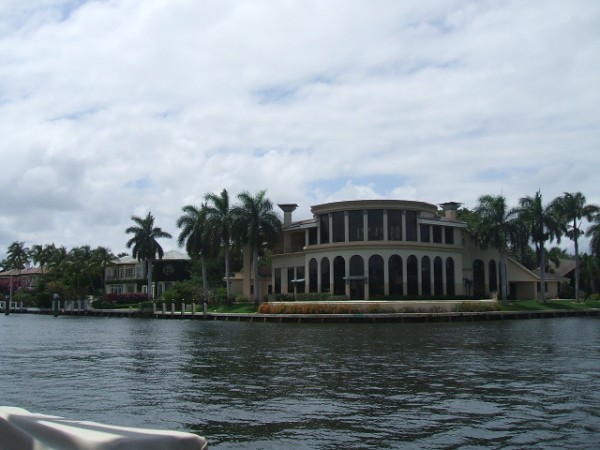 Modern house in Ft Lauderdale