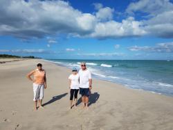 Round Island Beach Park: Dec 23: day at the beach with Kathy & Scott